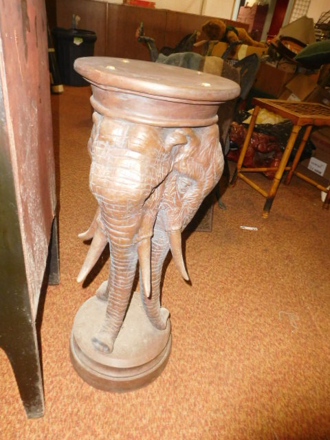 Estate Auction with some cool items - DSCN1926.JPG