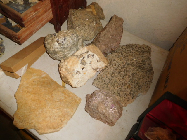 Reuben and Ruth Russell Estates Auction- Antiques-Real Estate- Rock Collection - DSCN4376.JPG