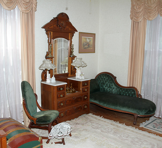 Historic Robins Roost American Queen Anne House, Antiques, Contents The Etta Mae Love Estate - JP_5364.jpg