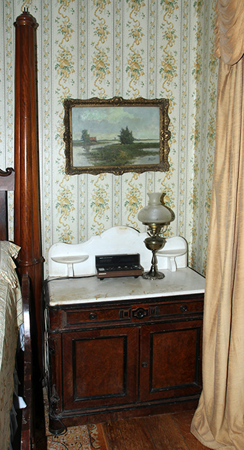 Historic Robins Roost American Queen Anne House, Antiques, Contents The Etta Mae Love Estate - JP_5368.jpg