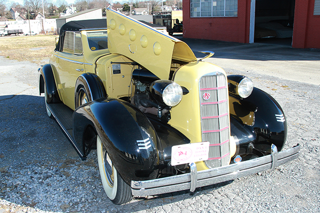 David Berry Estate Auction New Years Day-1935 LaSalle, 1936 Ford, Mascots, Antique Pharmacy items and more - 6117.jpg