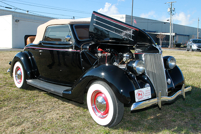 David Berry Estate Auction New Years Day-1935 LaSalle, 1936 Ford, Mascots, Antique Pharmacy items and more - 6128.jpg