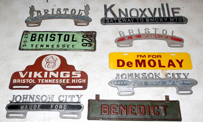 Ken Depew Country Store Collection, Auto Tags and Toppers,Toys, Advertising and More Auction - 9372.jpg